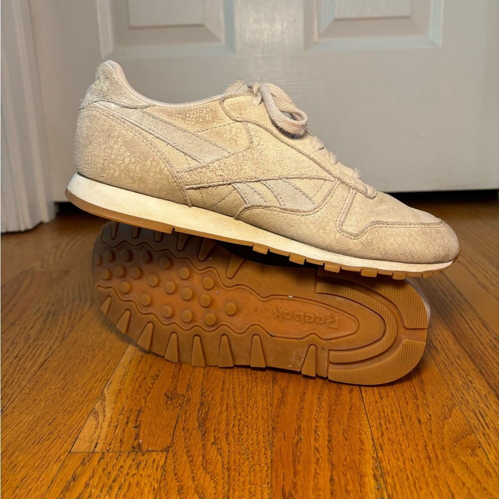 Reeboks - Picture 3 of 12